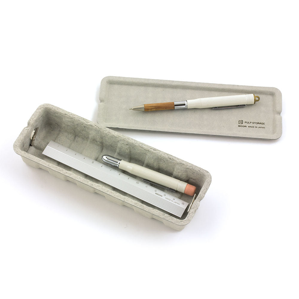 Midori Pen Case Pulp Pennenetui in natural wood finish, compact storage for pens and small stationery items.