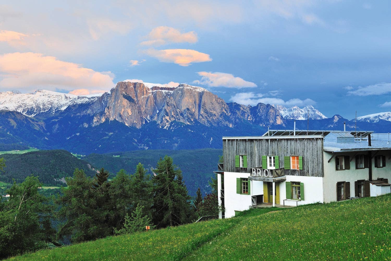 Remote Places To Stay book by Gestalten & teNeues, featuring scenic images of secluded accommodations worldwide.