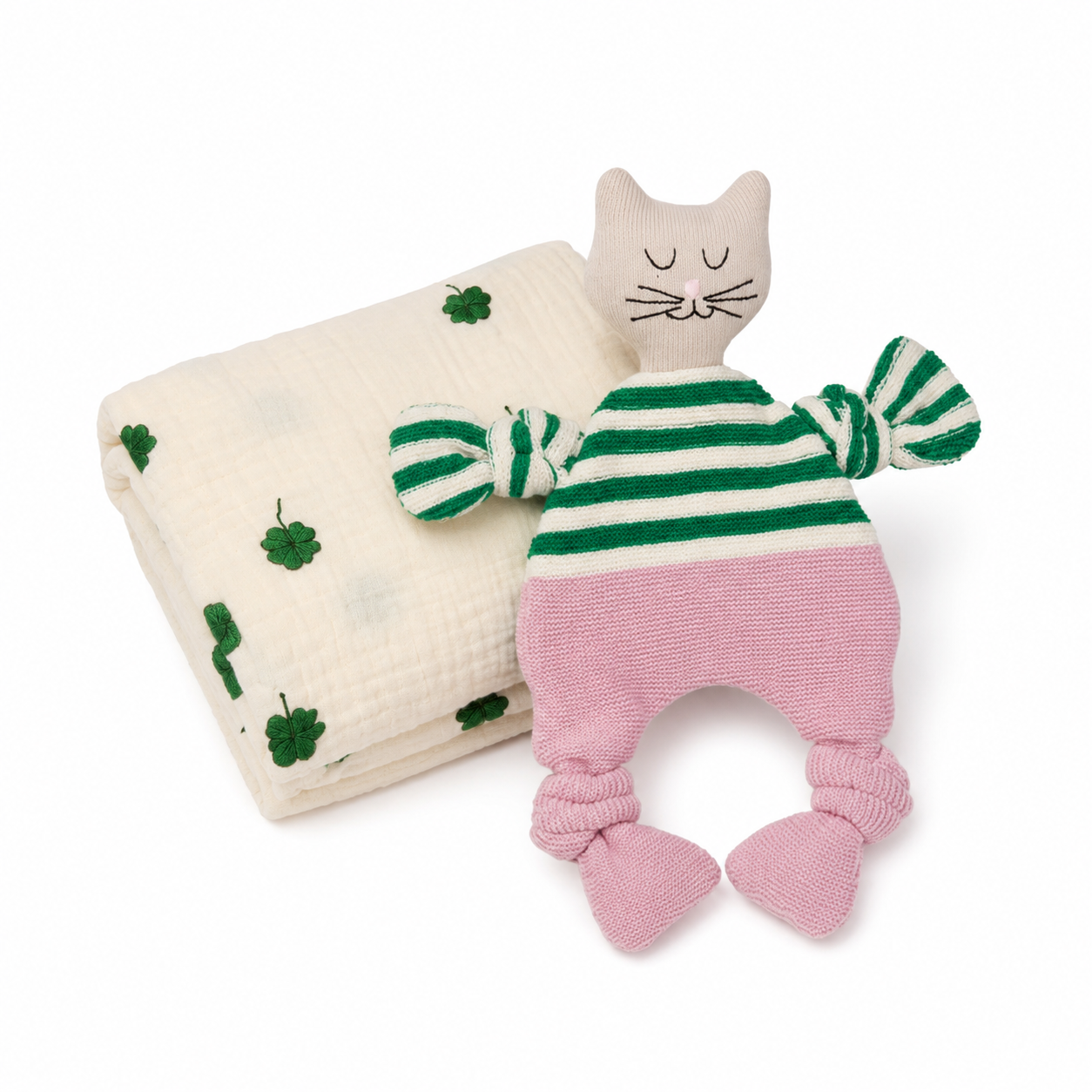 Soft Landing Set by supermerci BV featuring plush pillows and cozy blankets for comfortable relaxation.