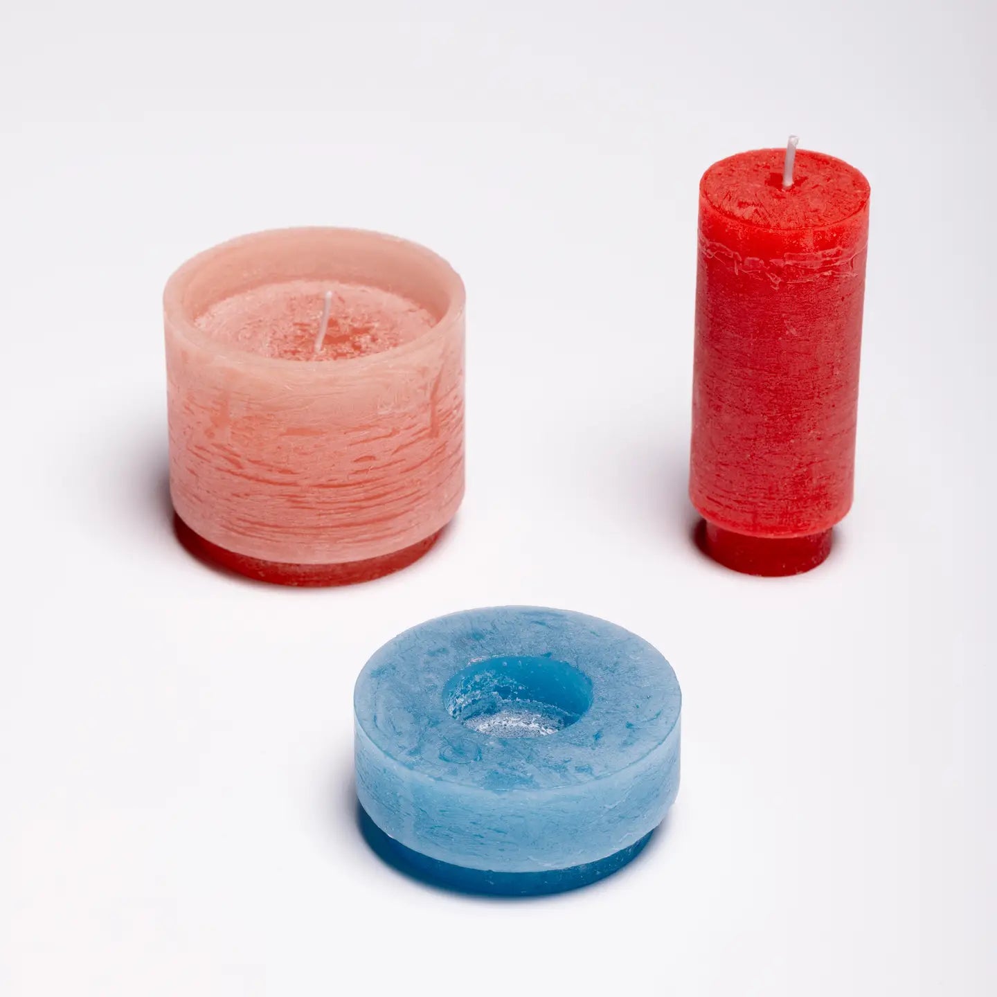 Stack of white ceramic candles from Stan Editions' Candl Stack 02 collection, arranged in a minimalist display.
