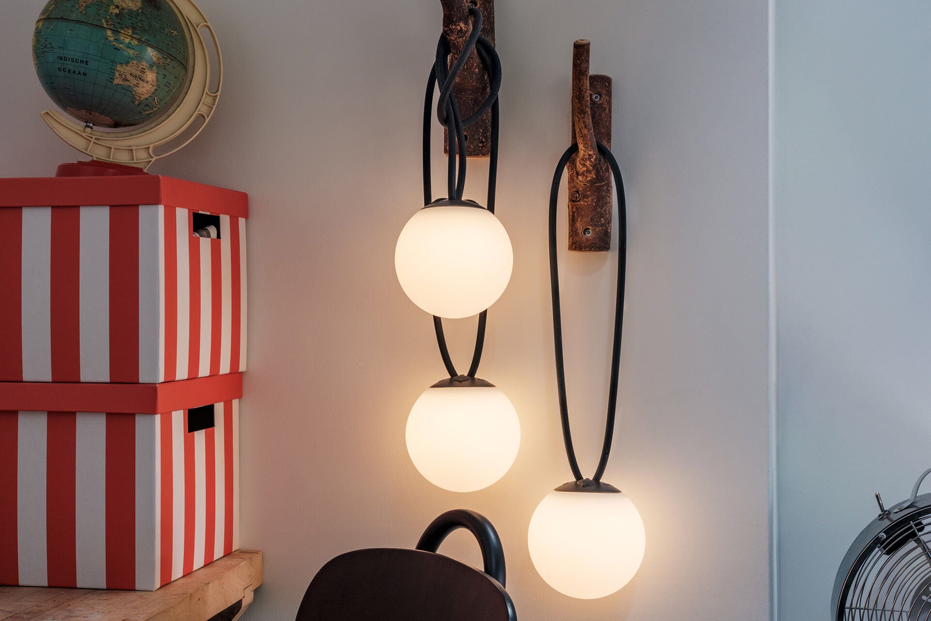 Fatboy Bolleke Mini Set of three anthracite LED lights for decorative lighting and ambiance.