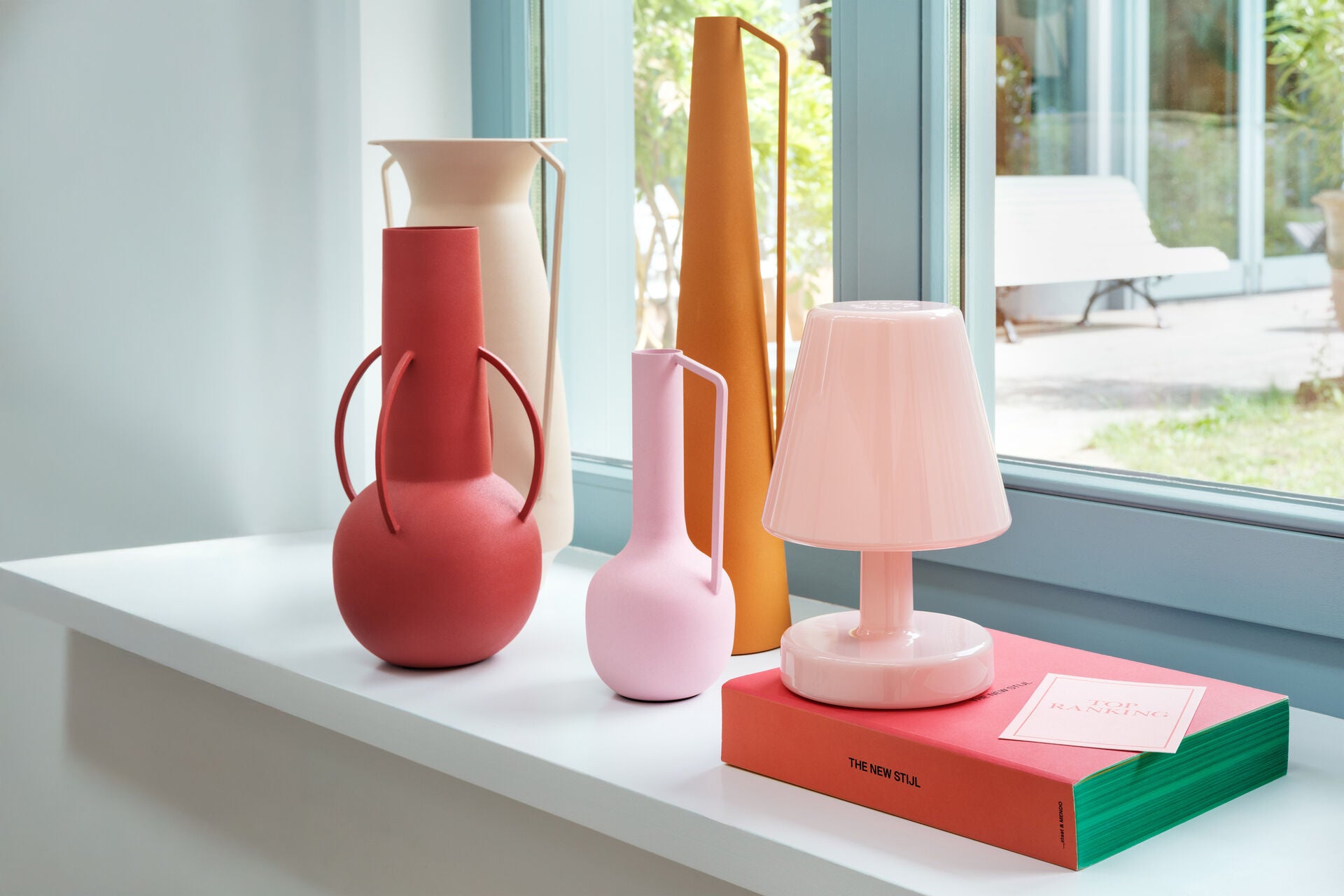 Fatboy Edison The Ambiance soft pink lighting fixture, modern Verlichting with a sleek, ambient design for stylish illumination.